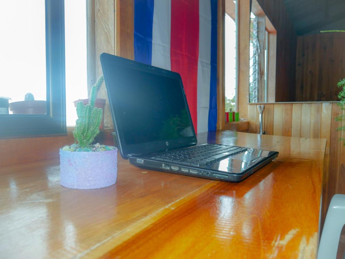 Monte Los Lirios Lodge Monteverde Eksteriør billede